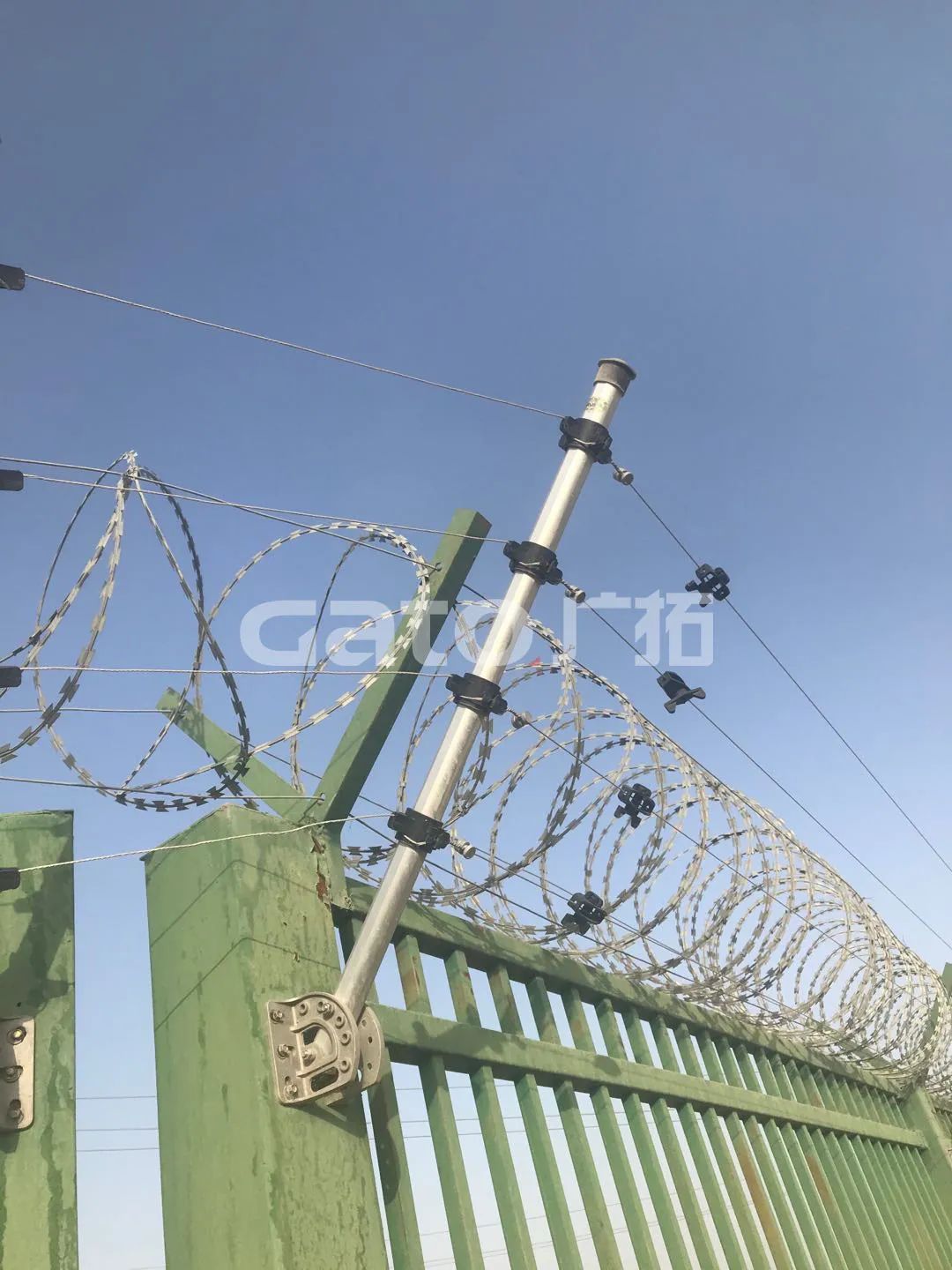 在長達10100米戈壁沙漠裝電子圍欄，塔里木油田真的選對了！(圖13)